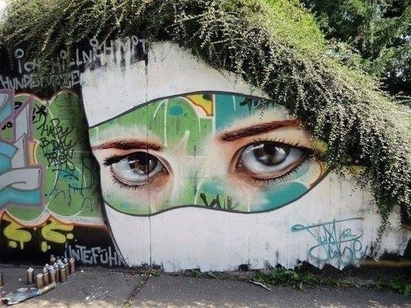 6-woman-creative-street-art-work